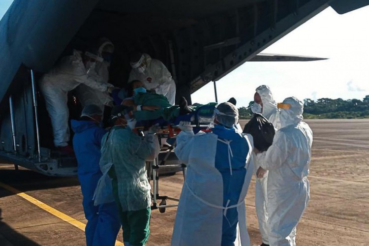 Nesta segunda-feira (25), uma aeronave C-105 da FAB decolou às 19h25 (Horário de Brasília) de Porto Velho (RO) transportando 15 pacientes para Curitiba (PR).