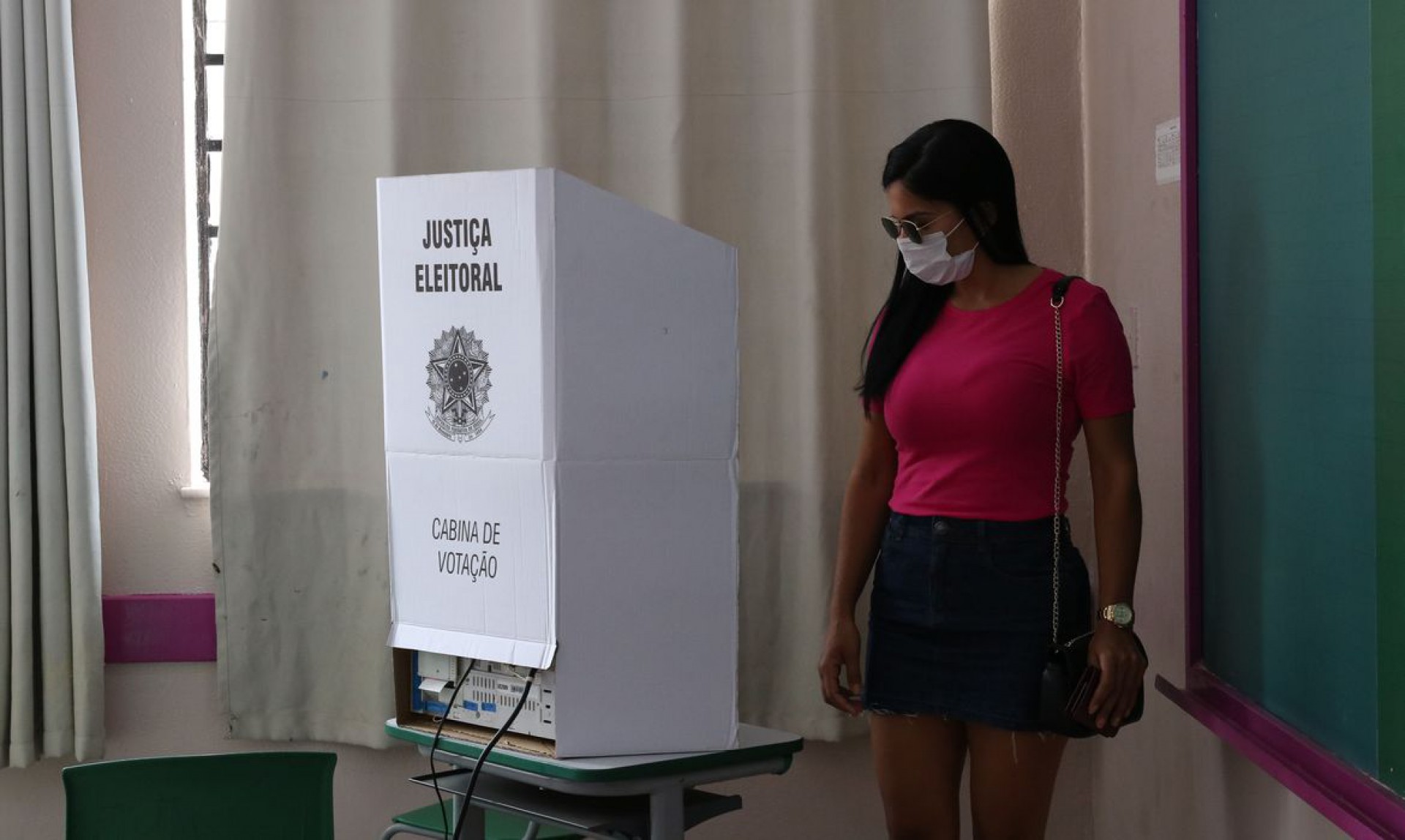 Eleições 2022: eleitor tem até 4 de maio para regularizar título e poder votar no dia 2 de outubro, quando ocorre o 1° turno das eleições deste ano; veja mais datas
 (Foto: Rovena Rosa/Agência Brasil; /Agência Brasil)