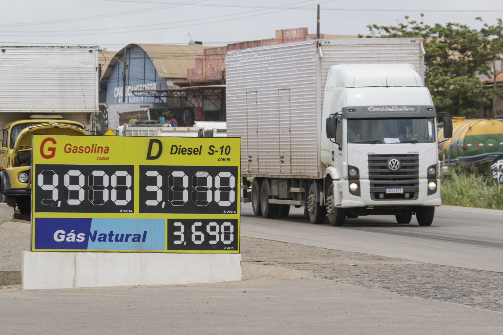 Caminhoneiros estão insatisfeitos com os sucessivos aumentos no diesel (Foto: Thais Mesquita)