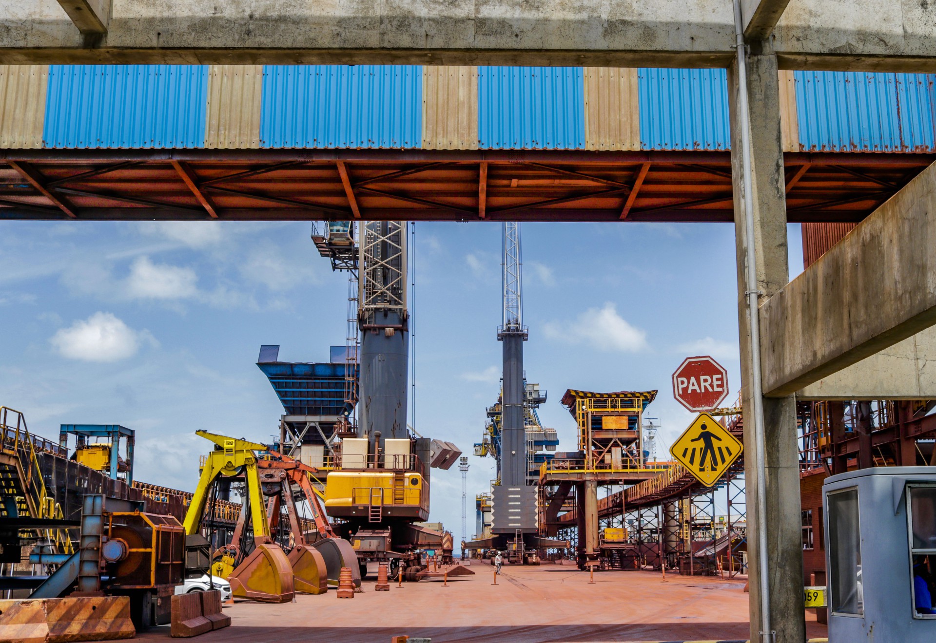 Umas dos soluções buscada é para impulsionar a comunicação entre núcleos de gestão, fornecedores e empresas de portos com grande fluxo de cargas, como o do Pecém, no Ceará (Foto: FCO FONTENELE)