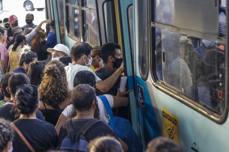 Ônibus em Fortaleza, em 5 de fevereiro