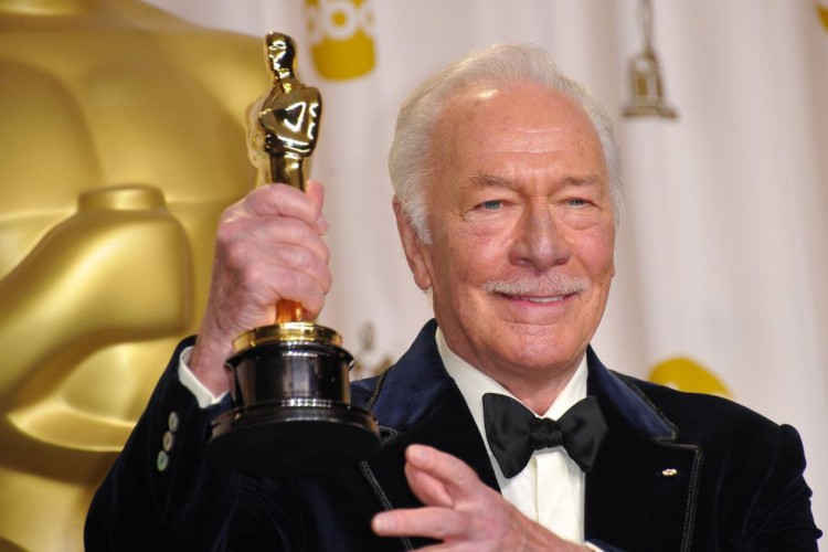 Christopher Plummer recebeu o Oscar de melhor ator coadjuvante pela atuação 'Toda forma de amor'. Aos 82 aos, foi o ator mais velho a receber a estatueta