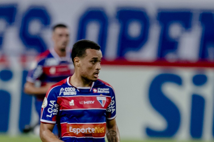 Ausente contra o Palmeiras, Luiz Henrique deve voltar a ser opção para o meio-campo do Fortaleza