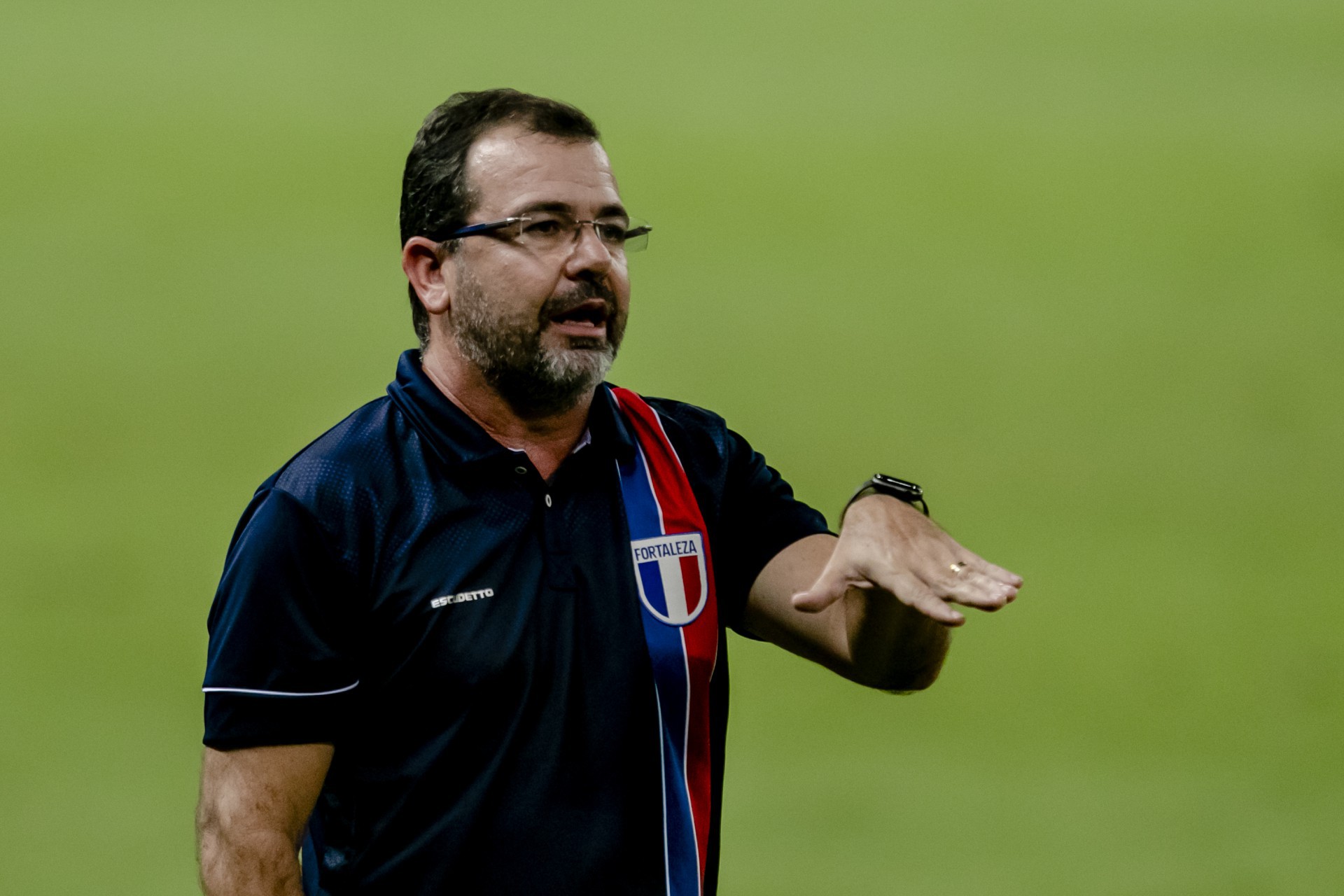 Enderson Moreira diz que n&atilde;o se empolga com resultados  (Foto: Aurelio Alves)