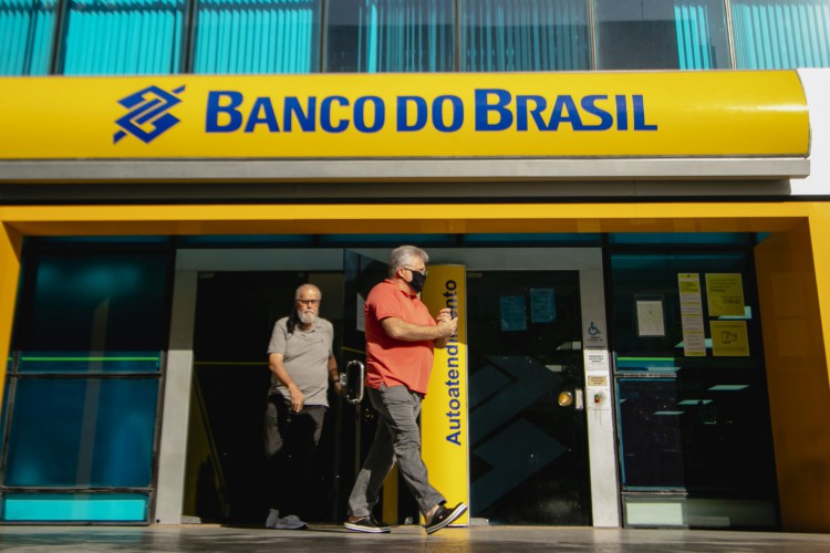 Banco do Brasil abre concurso com 2240 vagas, 37 para o ...