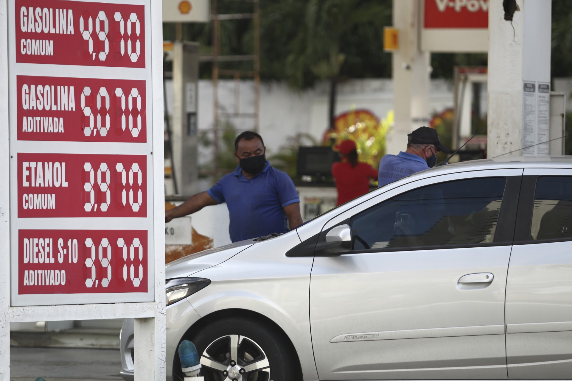 ￼Expectativa é que combustíveis tenham mais reajustes até o fim da próxima semana (Foto: FABIO LIMA)