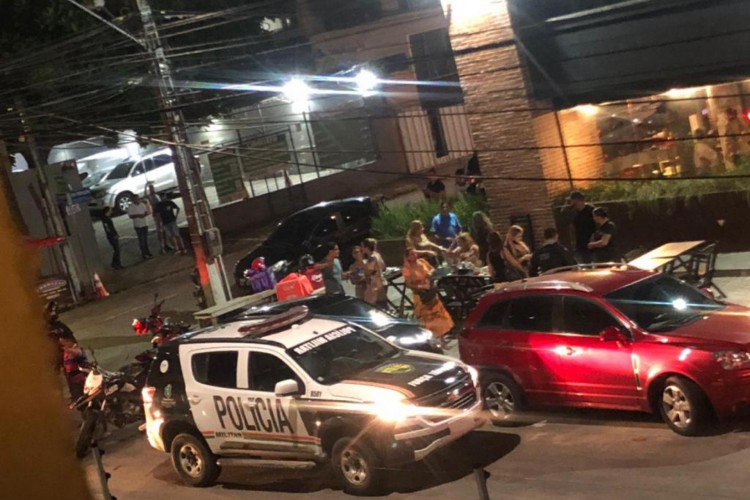 Após a ocorrência, policiais militares entrevistaram cidadãos