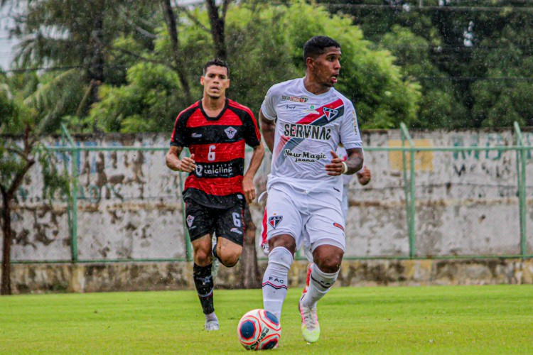 Ferroviário lidera o Cearense e pode ser "prejudicado" com eventual mudança de local de jogo