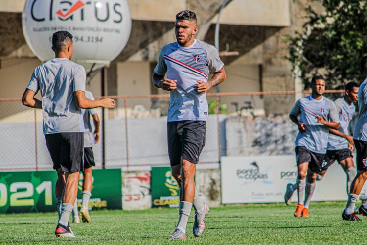 O Ferroviário enfrenta o Guarany de Sobral pelo Campeonato Cearense 2021