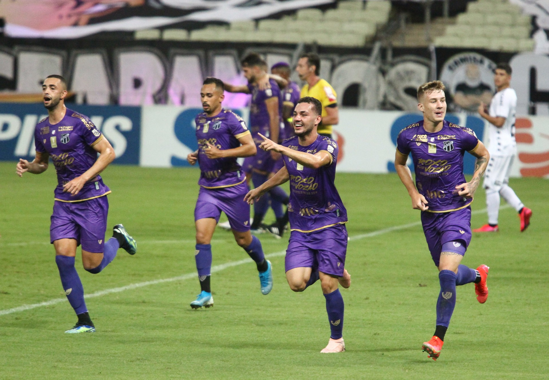 Ceará encerra campanha com vitória que coroa melhor campanha do time na Série A (Foto: FABIO LIMA)