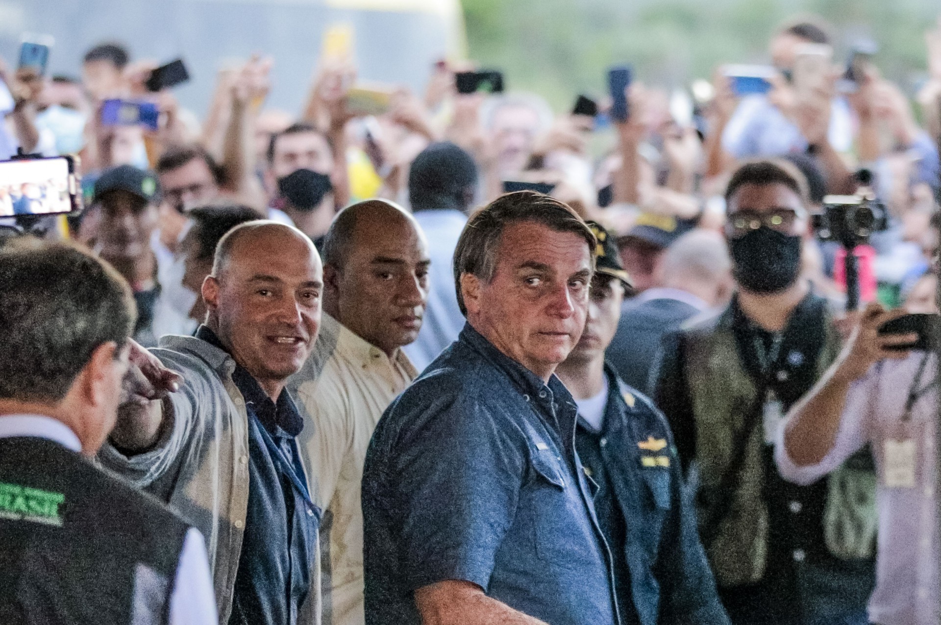 (Foto: FCO FONTENELE)Caucaia, Ceará, Brasil 26.02.21 - Presidente Jair Bolsonaro visita trecho da obra de duplicação da BR 222 no município de Caucaia (Fco Fontenele/OPOVO)
