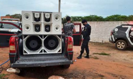 Paredão de som automotivo 