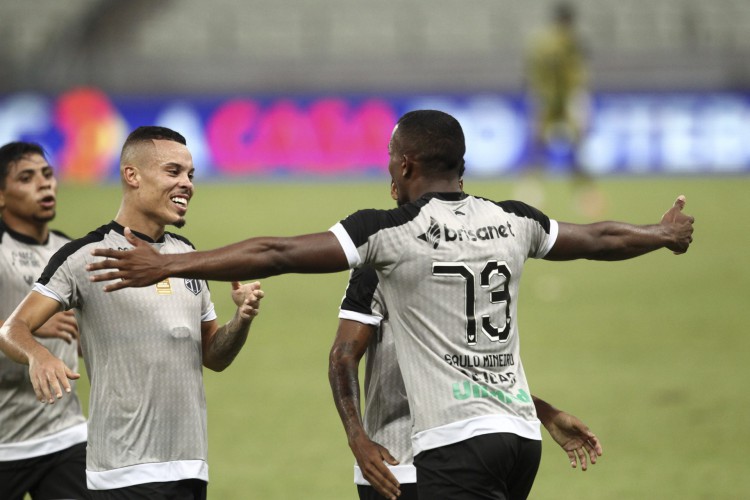 O Ceará enfrenta o Altos-PI procurando se manter invicto na primeira fase da Copa do Nordeste