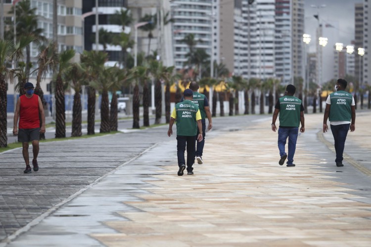 O uso de espa&ccedil;os p&uacute;blicos est&aacute; vedado em qualquer per&iacute;odo do dia.