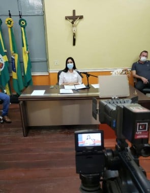 Prefeita Laís Nunes (PDT) anunciou medidas em live ontem, 7. Restrições passam a valer a partir de hoje, 8
