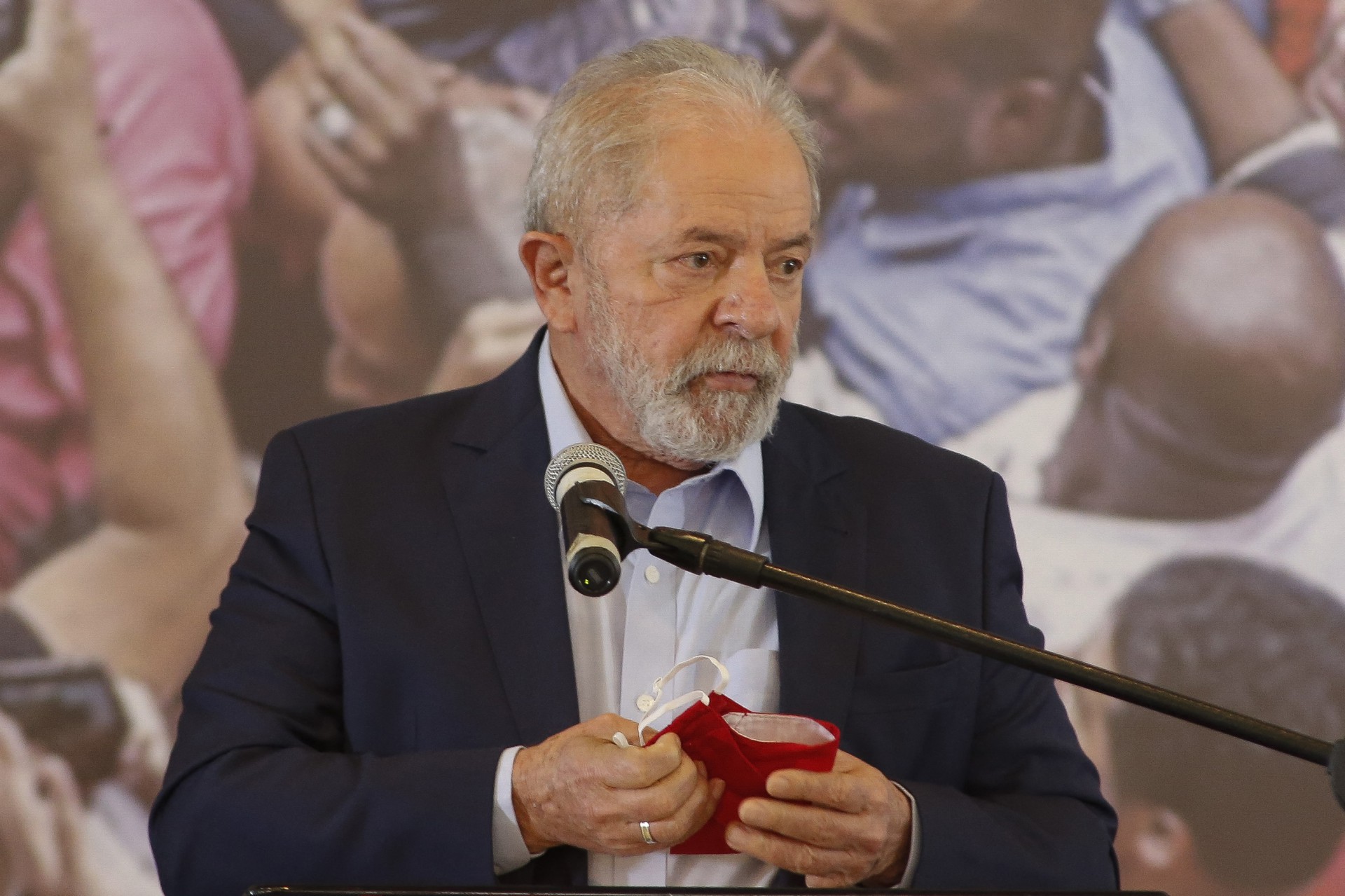 Lula volta ao jogo político após condenações contra ele terem sido anuladas (Foto: Miguel SCHINCARIOL / AFP)