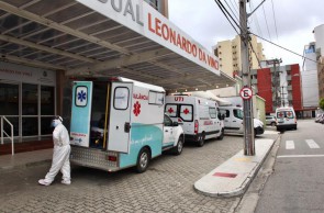 Movimentação de ambulâncias no Hospital Leonardo da Vinci

