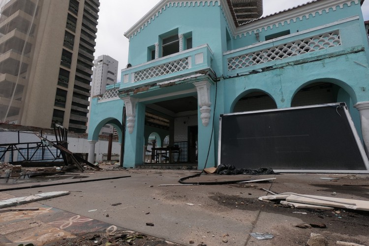 Na segunda-feira, 15, o processo de demoli&ccedil;&atilde;o foi interrompido por a&ccedil;&atilde;o judicial. 