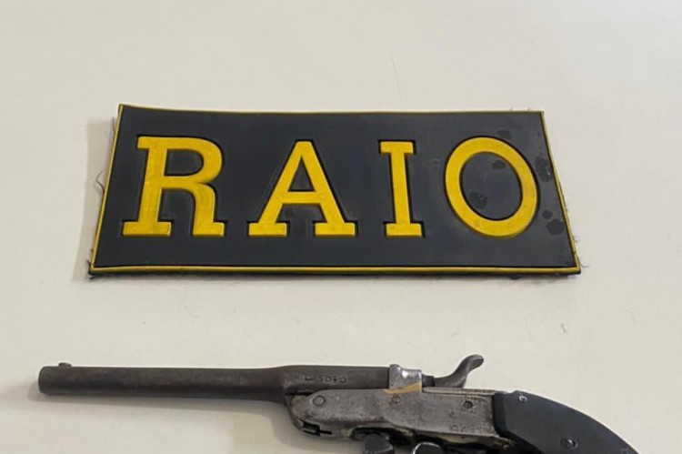 A PM apreendeu a arma de um homem que fazia ameaças em Madalena