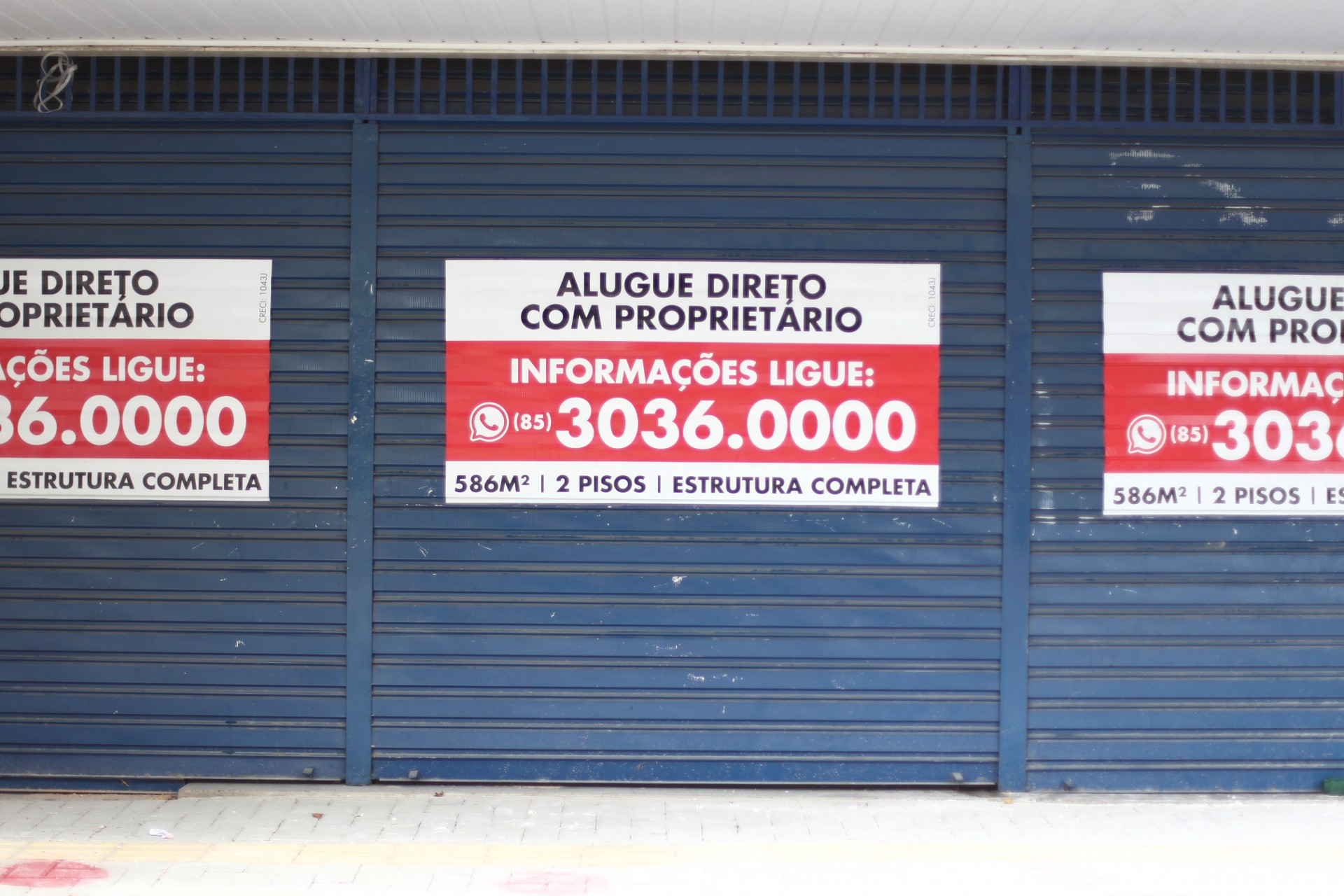 ￼ No Centro de Fortaleza se tornou comum ver lojas fechadas com placas de 