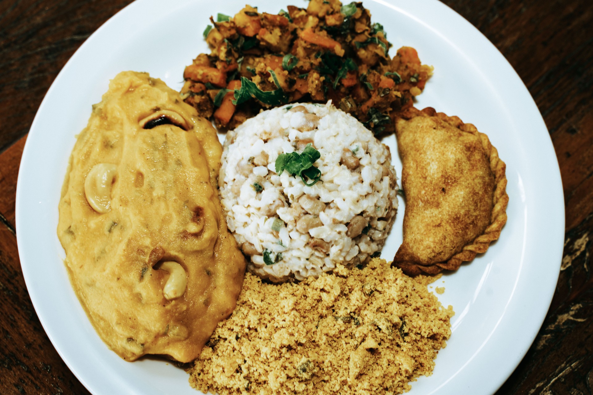 Restuarante Mandir ofecere menu todo voltado aos veganos (Foto: JÚLIO CAESAR)