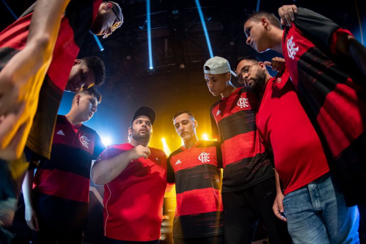 Coluna - Flamengo vai do céu ao inferno no LoL e Free Fire