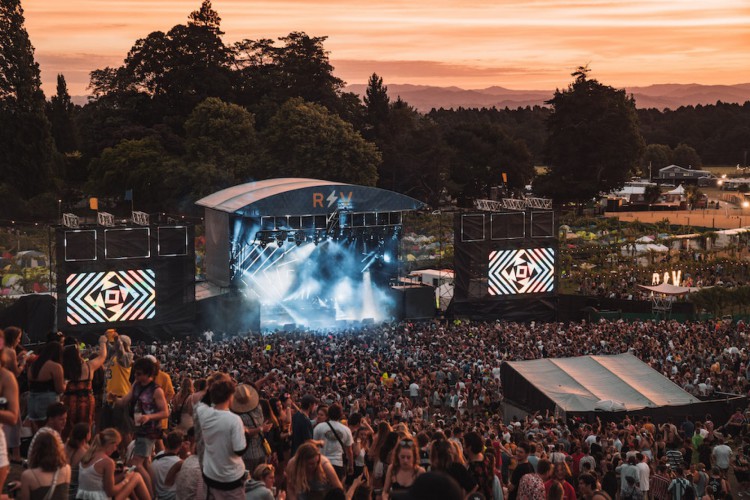 O Rhythm & Vines Festival acontece anualmente na cidade de Gisborne