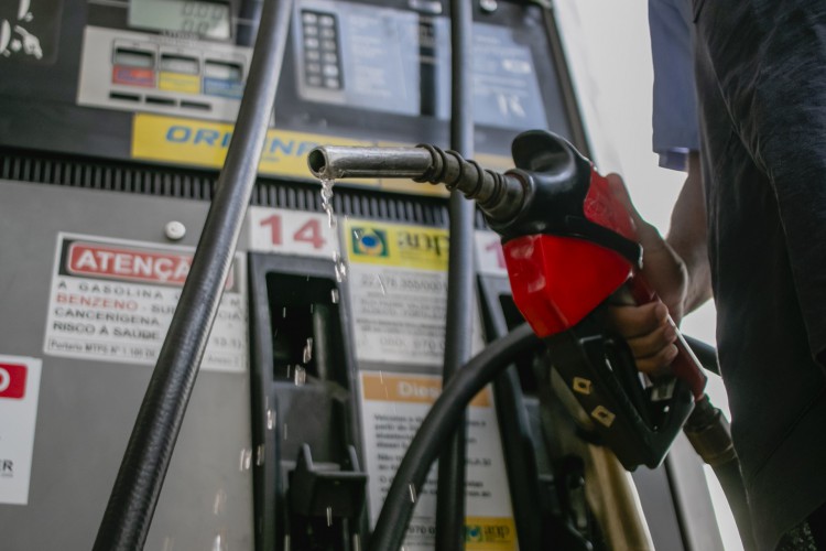 Embate sobre quem é responsável pela alta do preço dos combustíveis opõe governo federal e estados(foto: Aurelio Alves)
