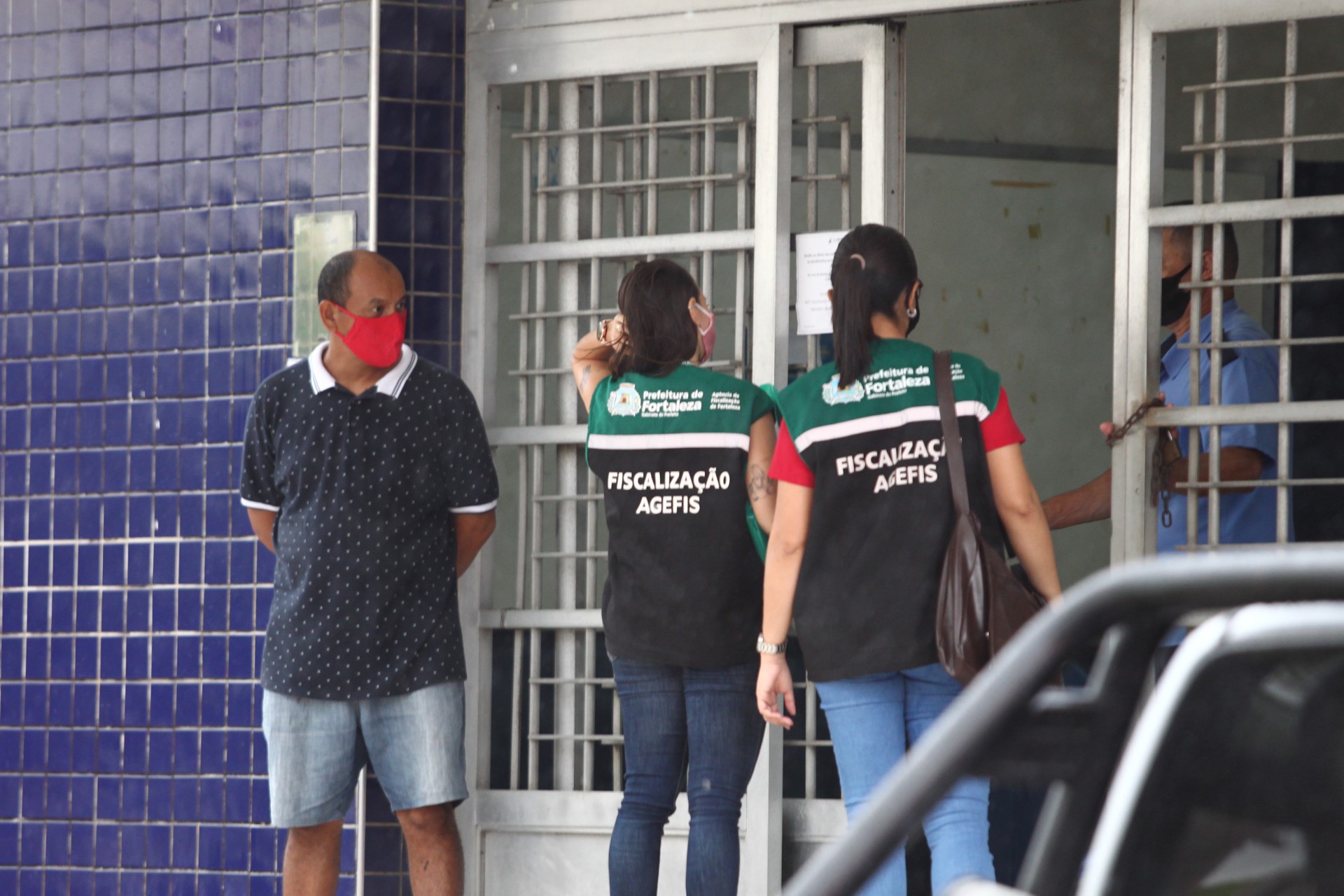FORTALEZA,CE, BRASIL, 23.03.2021: Fiscalização da Agefis verifica denuncias em estabelecimentos de ensino e mercantil durante lockdown.  (Fotos: Fabio Lima/O POVO).