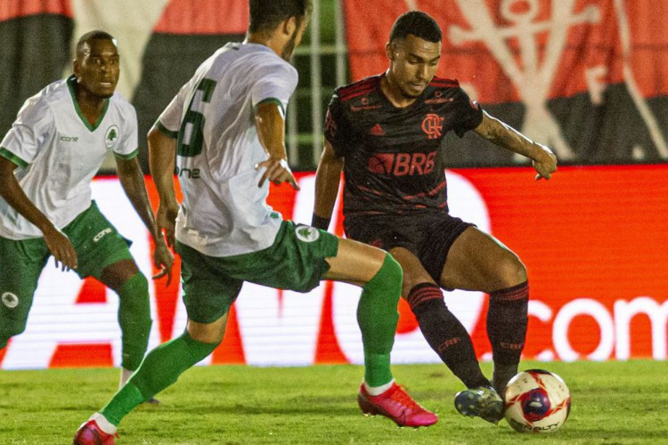 Flamengo apenas empata com o Boavista, mas retoma lideran&ccedil;a do Carioca 2021