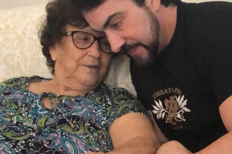 Fábio de Melo trazia atualizações sobre o estado de saúde da sua mãe nas redes sociais