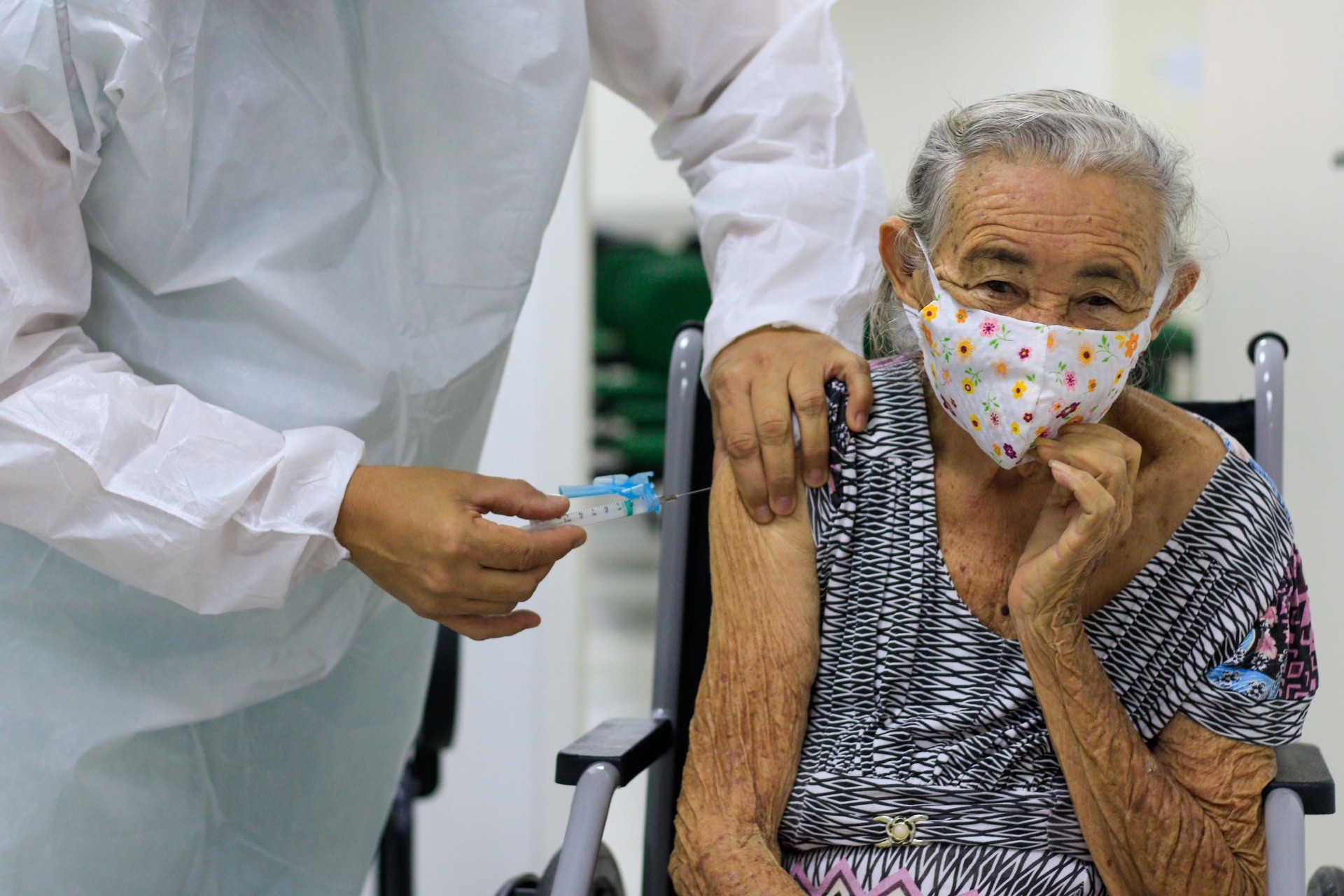 EM FORTALEZA, a segunda etapa de imunização teve início no dia 22 último (Foto: BARBARA MOIRA)