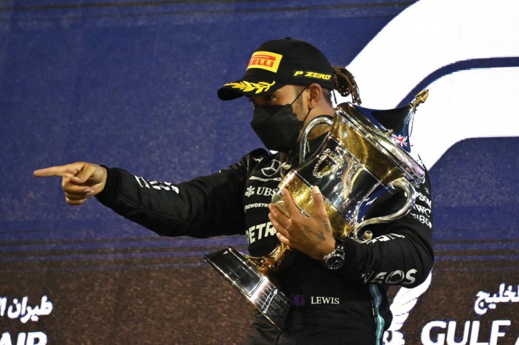 Hamilton começou com vitória a busca pelo inédito octacampeonato mundial (Foto: ANDREJ ISAKOVIC / AFP)