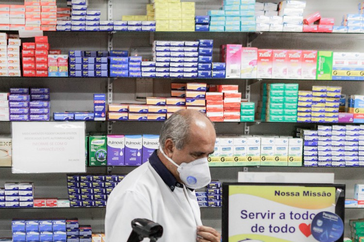 Funcionamento de farm&aacute;cia em Fortaleza.
