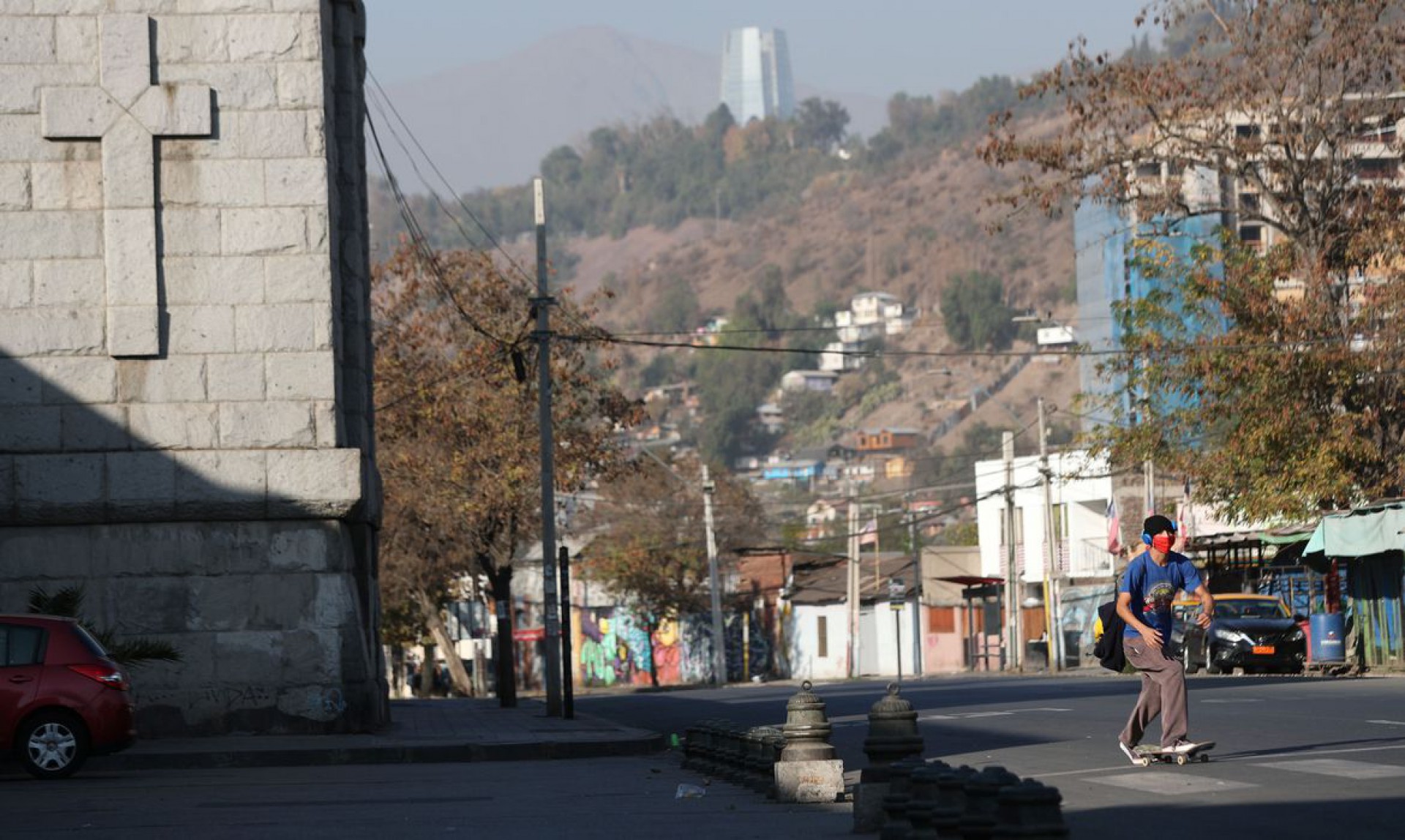 Chile chega a 1 milhão de casos de covid-19 e fecha fronteiras