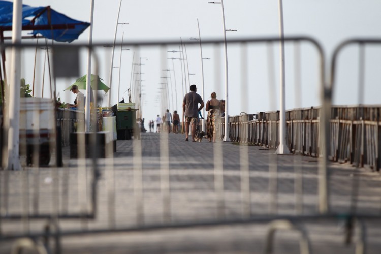 Domingo de P&aacute;scoa, 4 de abril, registra pouco movimento em vias de Fortaleza em virtude do lockdown
