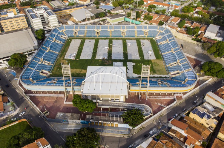 Estádio Presidente Vargas visto do alto após a desmontagem do hospital de campanha para combate do coronavirus (Fco Fontenele/OPOVO)(Foto: FCO FONTENELEf)