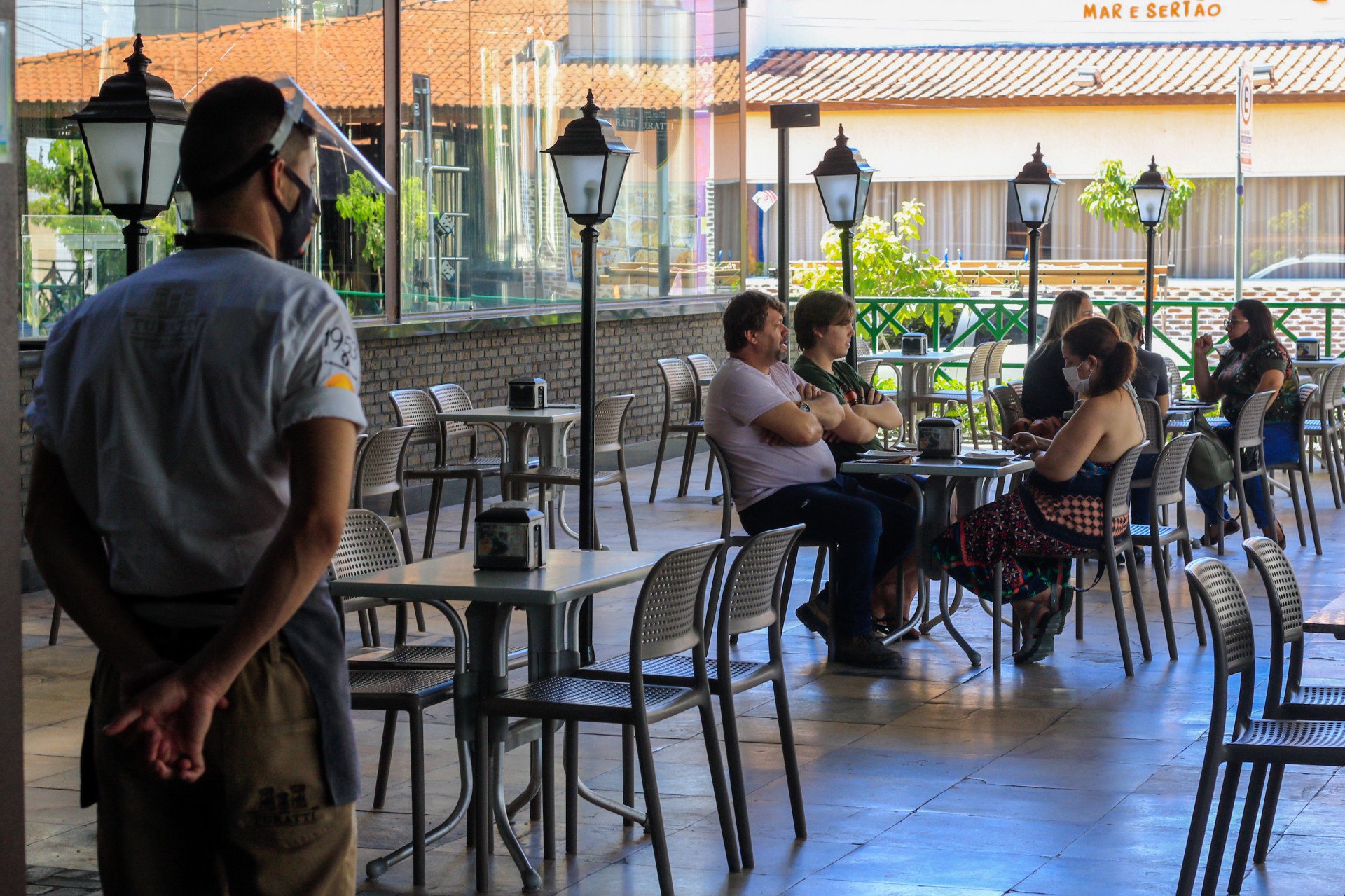Cervejaria Turatti, com três estabelecimentos em Fortaleza, é um dos restaurantes que está oferecendo descontos para clientes que apresentem cartão de vacinação (Foto: BÁRBARA MOIRA)