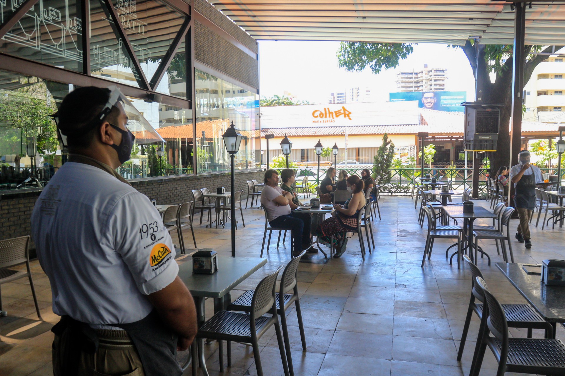Passaporte de vacina será exigido em restaurantes, bares e eventos no Ceará (Foto: BÁRBARA MOIRA)