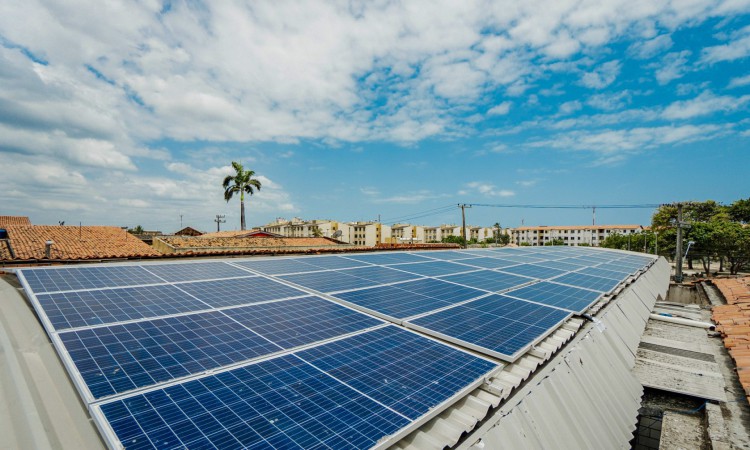 O Banco do Brasil anunciou na segunda-feira, 10, uma nova linha de crédito para financiar a aquisição de sistemas de geração de energia solar em residências
