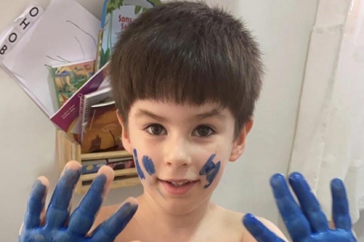 Garoto Henry de 4 anos de idade.