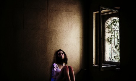 Ela foi encontrada trancada em uma casa, sem acesso às chaves. 