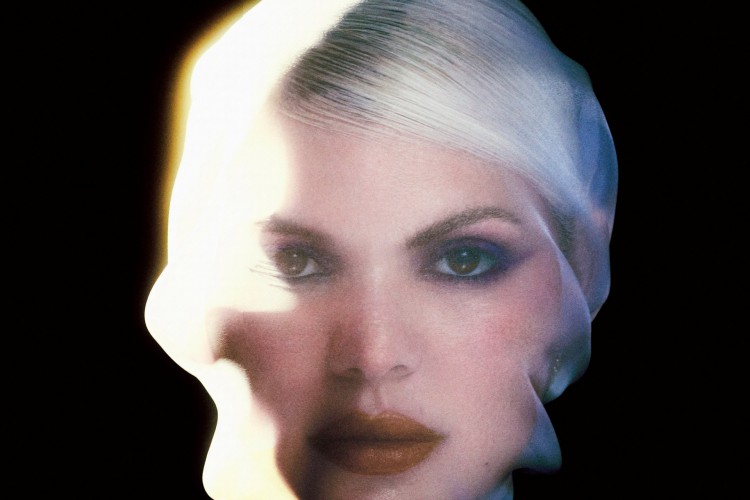 O álbum já tem uma música com clipe, Meu Pisêro.