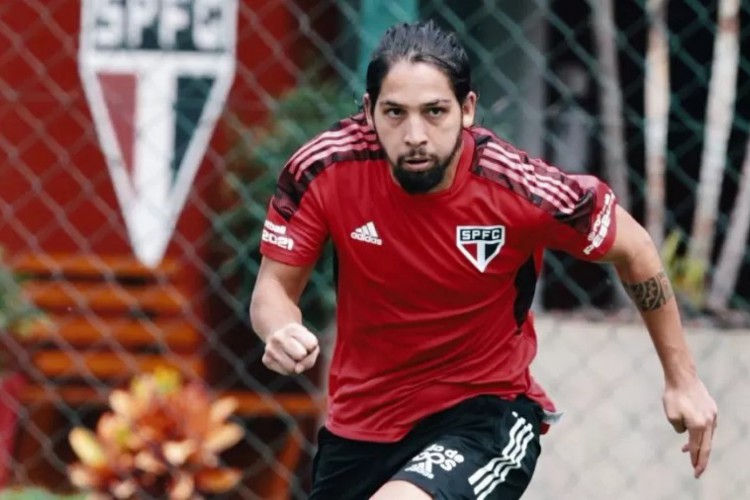 Martín Benades llama la atención sobre su actuación y pide un lugar entre los jugadores (Foto: Revelation / saopaulofc.net)