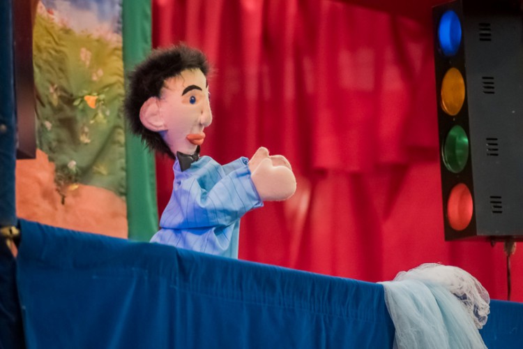 Fantoches e marionetes são estilos populares de bonecos.  (Foto: Divulgação)
