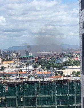 Incêndio nas proximidades do Centro Fashion em Fortaleza.