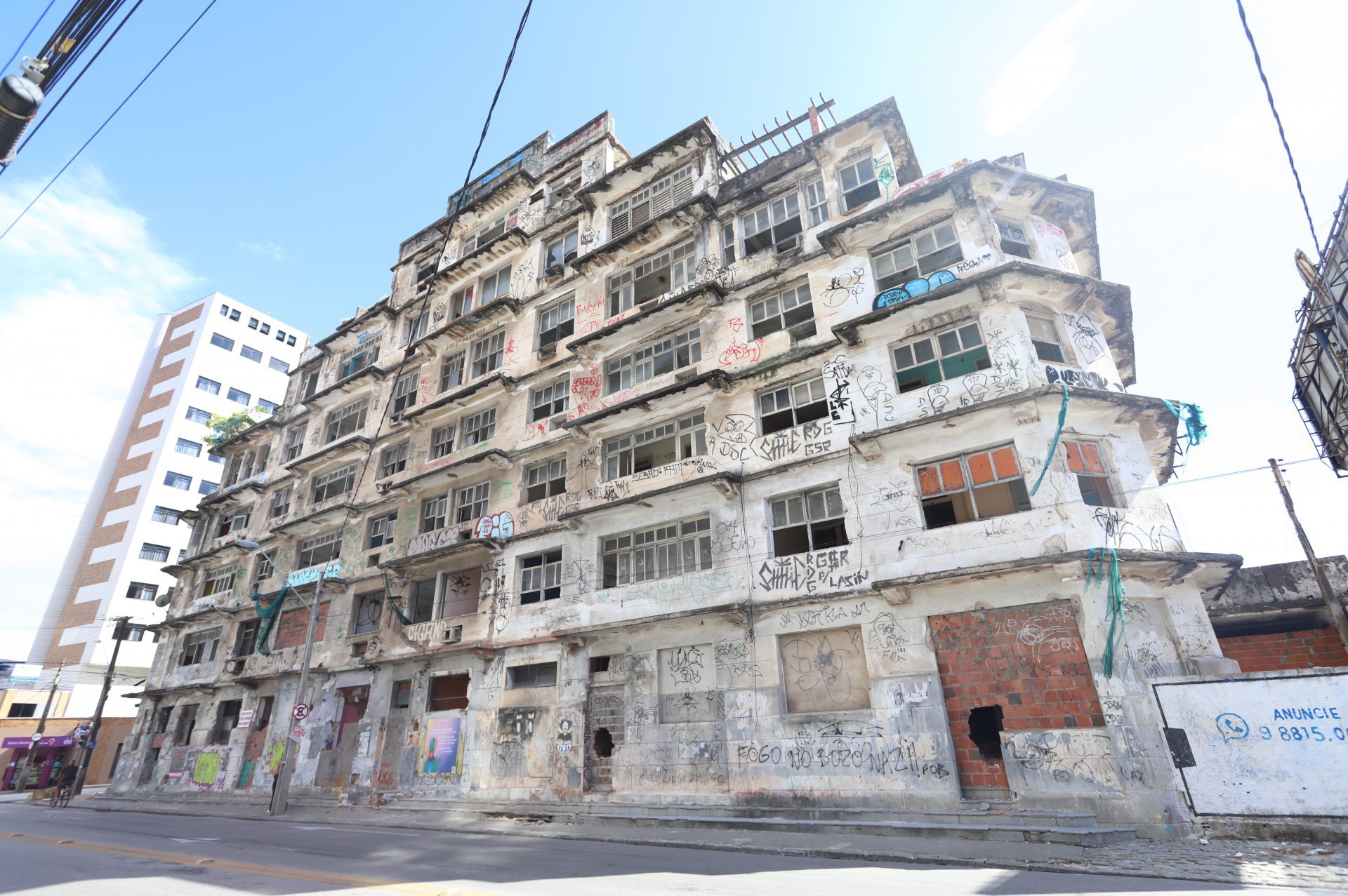 MPCE chegou a entrar com pedido cautelar para garantir a proteção do Edifício São Pedro, em Fortaleza (Foto: Joaquim Albuquerque/MPCE)