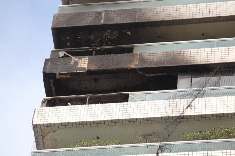 Fogo em edifício na Beira-Mar nesta quinta-feira, 6, foi controlado