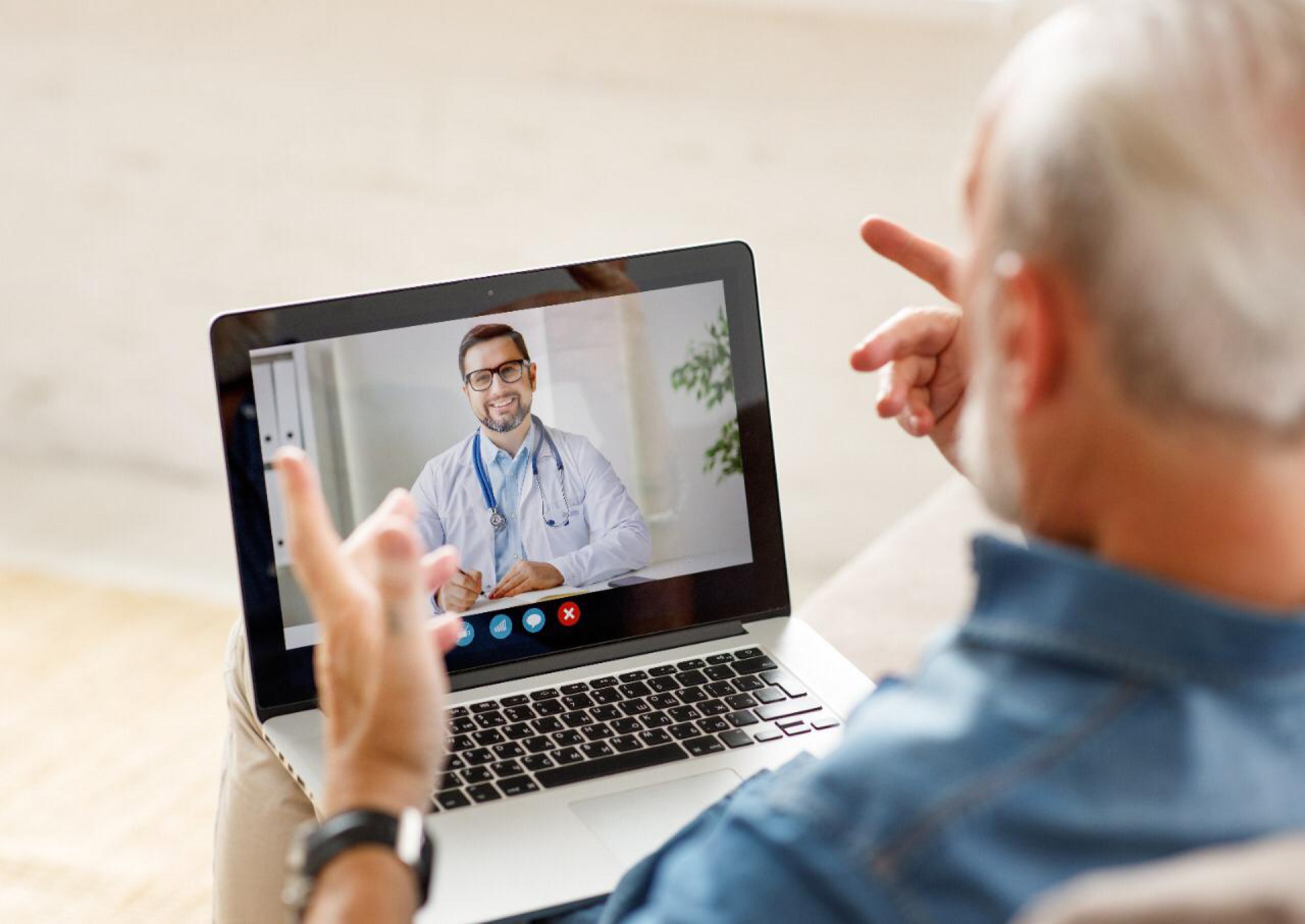 Atendimento em telemedicina é um dos principais avanços obtidos com o desenvolvimento da tecnologia no setor de saúde. (Foto: Divulgação)
