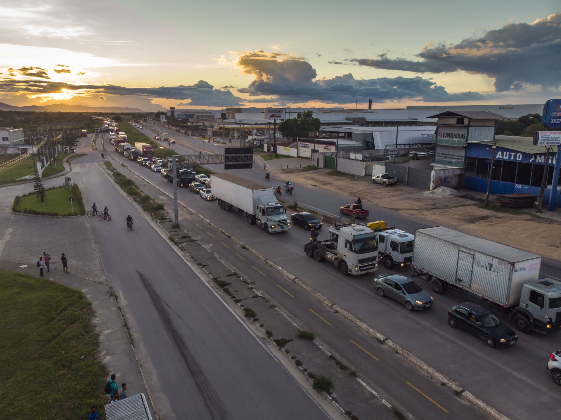 Limites de peso diferentes entre rodovias estaduais e federais causam mais prejuízo à logística cearense, diz presidente da CSLog (Foto: FCO FONTENELE)